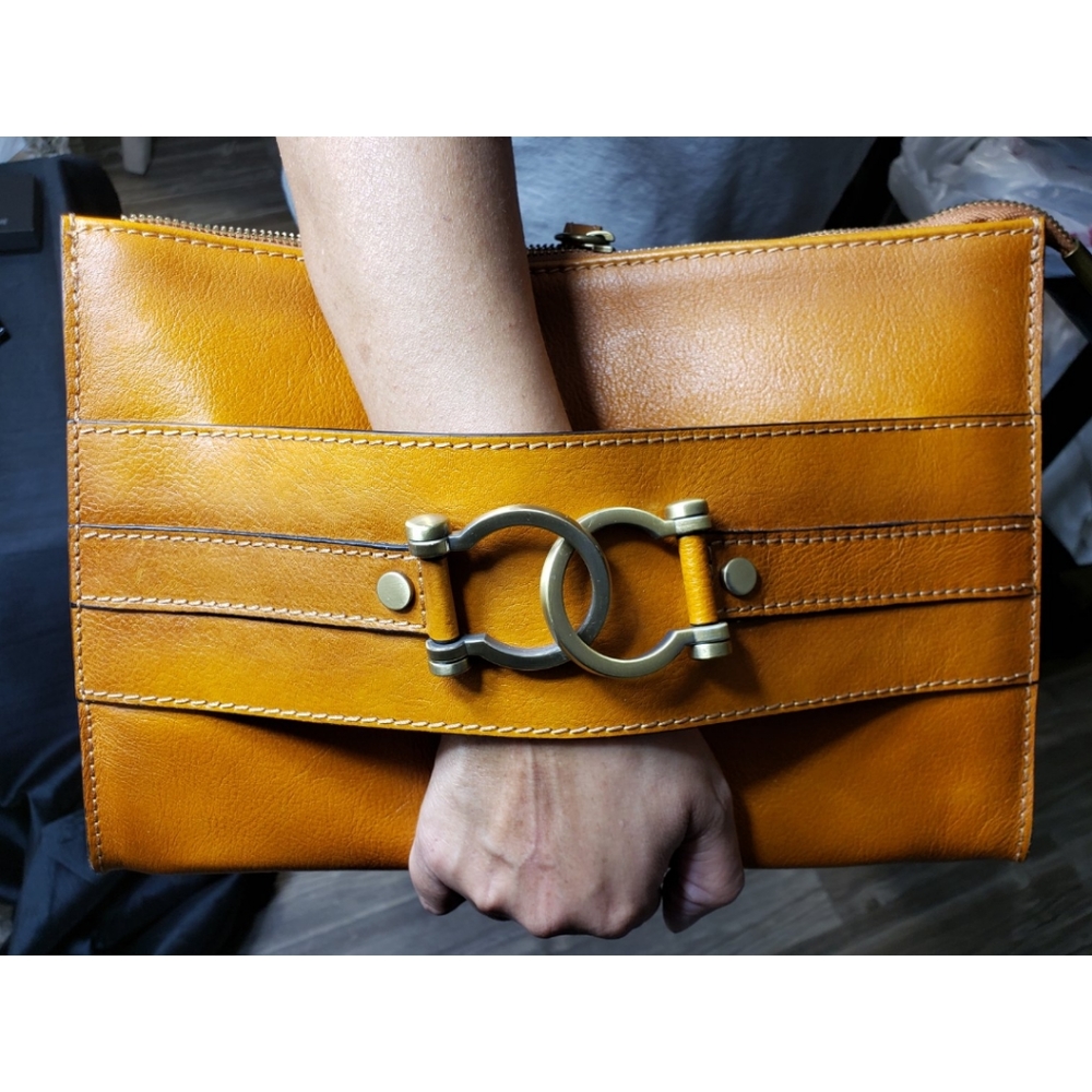 Pratesi Firenze Tan Handbag. Can be carried as clutch or wristlet.